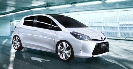 Toyota-Yaris-HSD-Concept-del