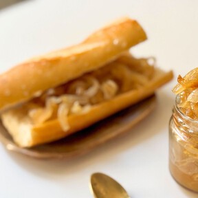 Chutney de cebolla, una simple receta para transformar la humilde hortaliza en pura magia