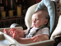 ¡Ojo! Los bebés sufren cada vez más caídas desde la trona 