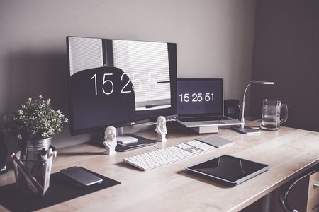 Trabajar desde casa en verano, así puede mejorar nuestra productividad