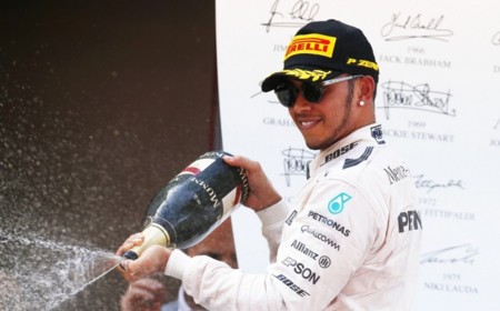 La "cara" renovación de Lewis Hamilton con Mercedes