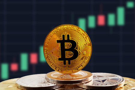 A pesar de lo que dicen los criptofans, invertir en Bitcoin para protegerse de las caídas del mercado no es la mejor idea