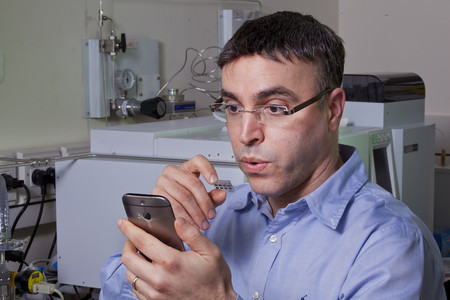 Este dispositivo detecta a través de tu aliento si tienes cáncer