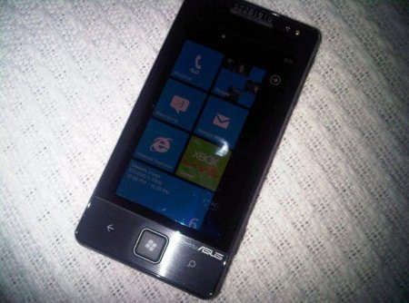Primera imagen de un teléfono Asus con Windows Phone 7