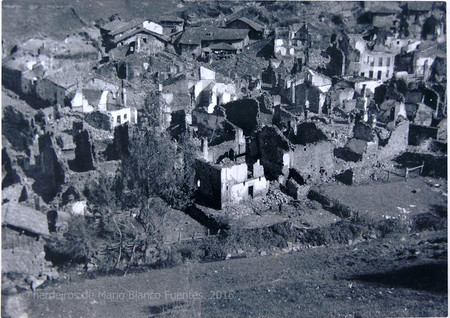Fotos clandestinas de la guerra civil que salen a la luz gracias al Museo do Pobo Estradense