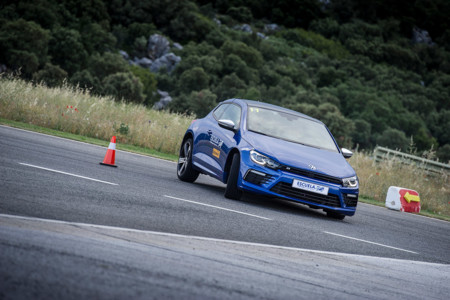 Planes de fin de semana: Rodar en Ascari con los Volkswagen R, ahora también para “novatos”