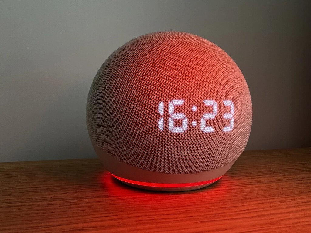 Tengo la casa llena de altavoces y al final solo los uso para encender las luces. Sí, los asistentes están en crisis