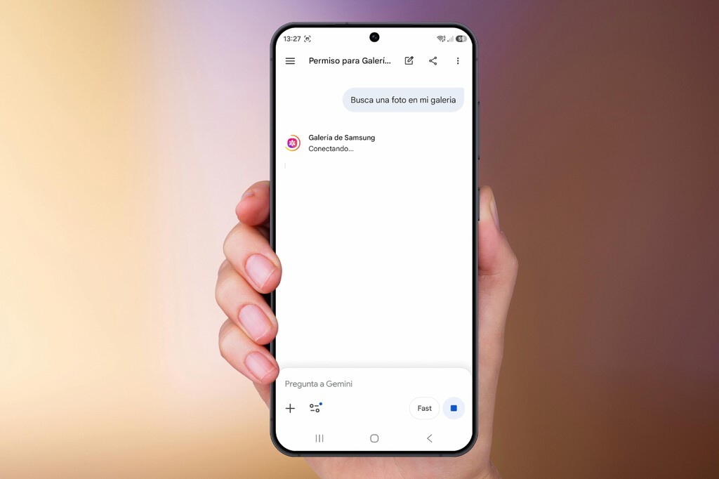 En los Galaxy S26 con One UI 8.5, la IA ya no vive sólo en una app. Gemini aterriza en la galería y cambia cómo buscas tus fotos