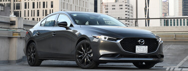 Mazda 3 Sedán turbo, a prueba: rápido no es sinónimo de deportivo, ni cómodo de desabrido
