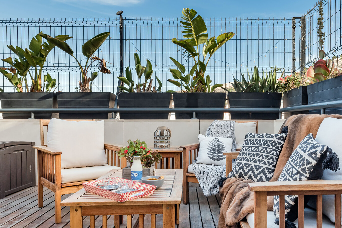 Los patios, terrazas y jardines también son para el invierno