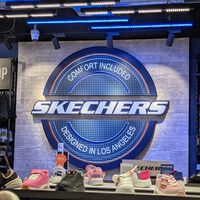 Skechers triunfa en sus rebajas con estas zapatillas que llevaremos a todas partes y están a precio de liquidación
