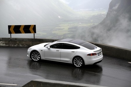 Tesla Model S Rally Noruega