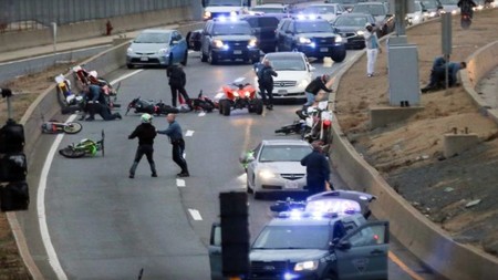 Lamentable: Siete motoristas detenidos y tres heridos tras desatar el caos absoluto en las calles de Boston