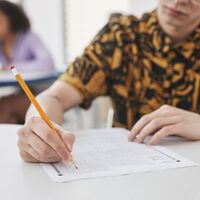 La UNAM repitió el examen y los aciertos se desplomaron: Derecho pasó de 105 a 40 