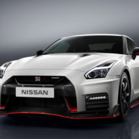 Nissan GT-R NISMO 2017: los mismos 600 CV pero con más equilibrio y refinamiento