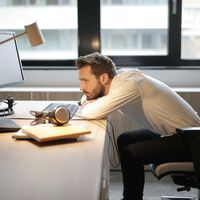 Un trabajador cobró siete meses sin hacer nada porque despidieron a su jefa y nadie le dio tareas  