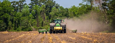 Los agricultores españoles aseguran que, con el gasóleo a este precio, no sale a cuenta ni sembrar: “Los tractores se quedarán en las naves”