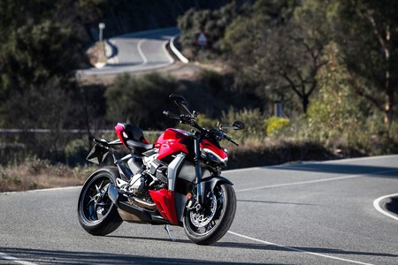 Ducati Streetfighter V2 2021 009