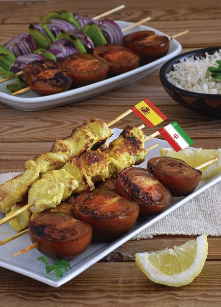 Cocina de Irán: Joojeh kabob, brochetas de pollo y tomates Kumato®