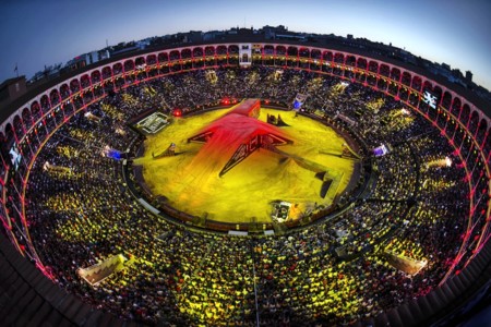 Tom Pages arrasa de nuevo en el Red Bull X-Fighters Madrid 2015