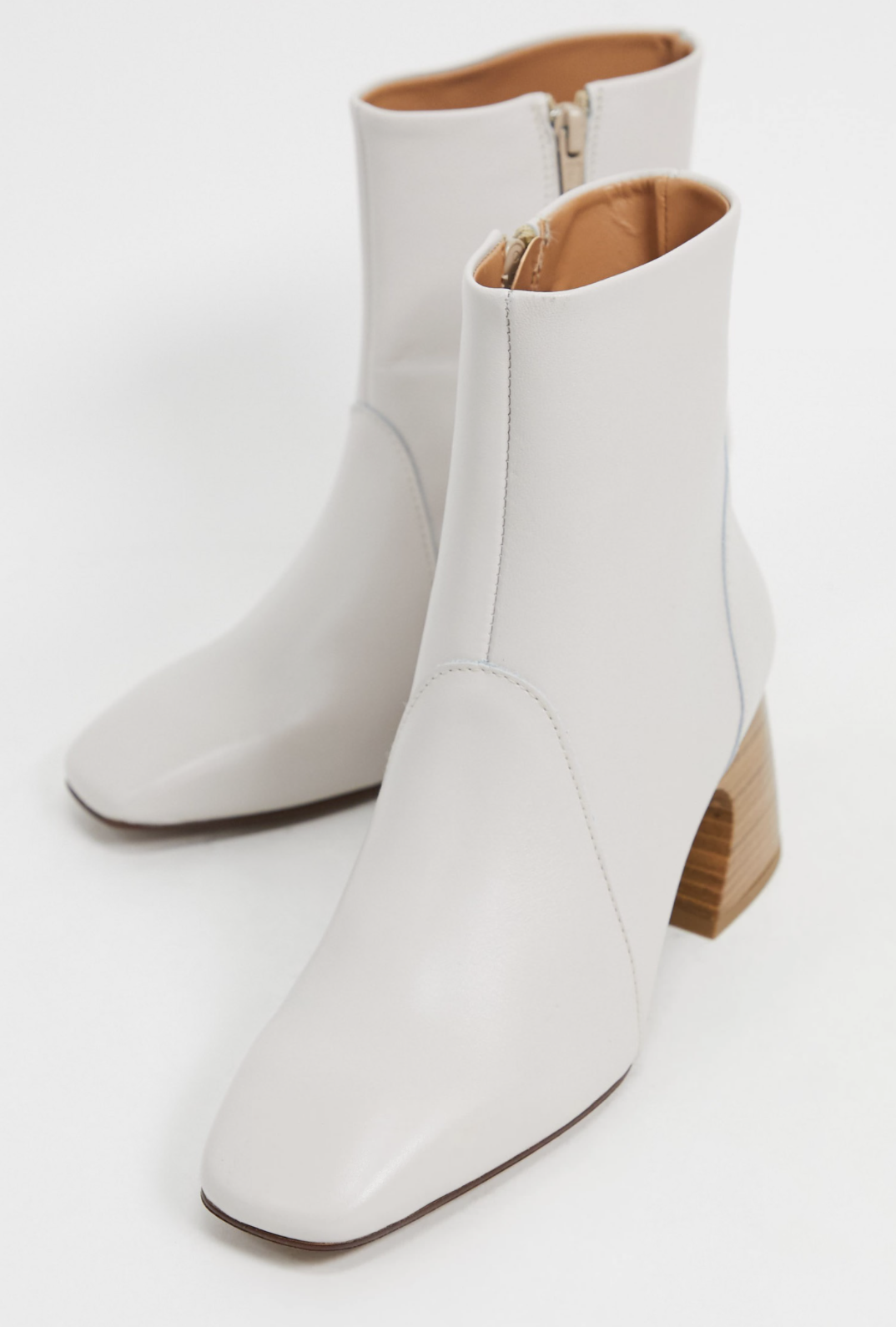 Botas de cuero con puntera cuadrada en crema de Depp