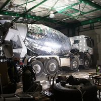 ¿Tienes ganas de fiesta? Un camión hormigonera como el de Benedetto Bufalino es lo que necesitas YA