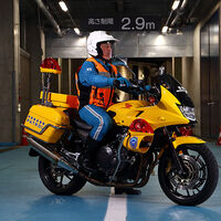 Ocho horas patrullando un túnel. Hay tantos que en Japón han tenido que crear una policía motera solo para vigilarlos