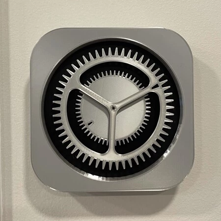 Alguien ha hecho un reloj de verdad utilizando el icono de los Ajustes del iPhone y es maravilloso