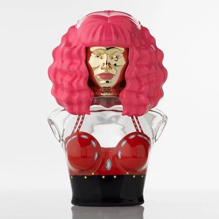Nicki Minaj suma y sigue en su colección de perfumes con Minajesty