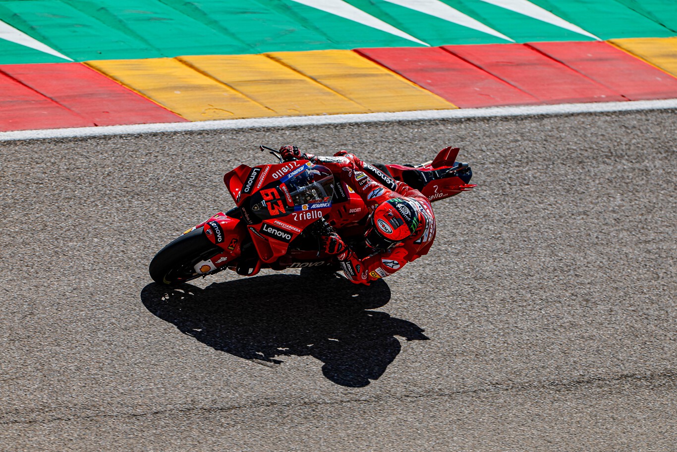 Pecco Bagnaia logra otra previsible pole en MotorLand y coloca a la armada Ducati delante de Fabio Quartararo