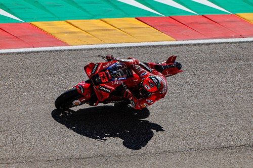Pecco Bagnaia logra otra previsible pole en MotorLand y coloca a la armada Ducati delante de Fabio Quartararo