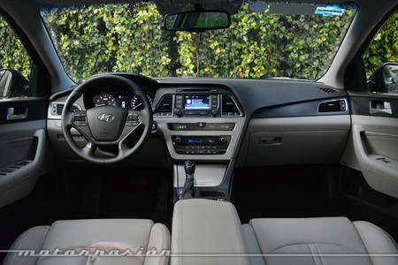 Hyundai Sonata Interior 2