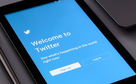 Twitter lanza una nueva característica para que hilar tuits nuevos con tuits antiguos resulte más sencillo