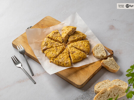 Tortilla de atún, receta básica de la cocina tradicional que es perfecta para una cena o almuerzo rápido