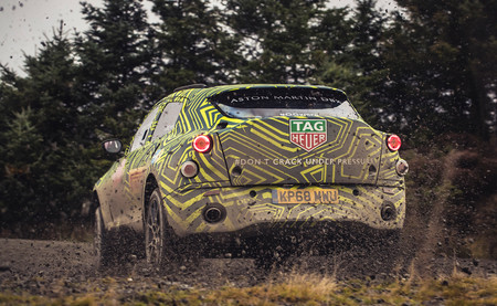 Aston Martin DBX 2019