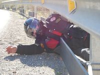 Cómo empeorar la situación de un guardarraíl.