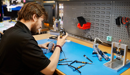 Cambio de protocolo: Apple enviará piezas originales a reparadores independientes