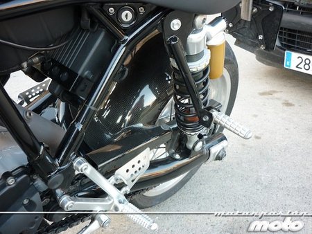 Ducati-sport-1000-estriberas-pasajero-dos