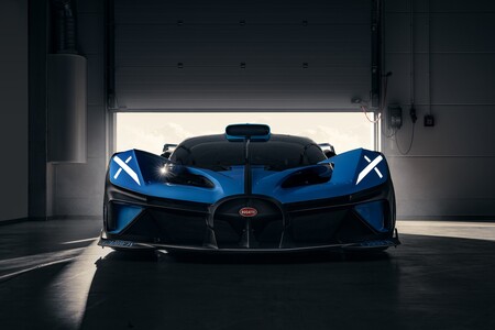 El descomunal Bugatti Bolide se deja ver un poco más: nuevas fotos del coche que asegura batir al Porsche 919 EVO en Nürburgring