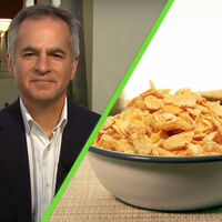 Enquanto milhões de famílias enfrentam a crise, CEO da Kellogg’s diz que jantar cereal é a solução 