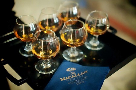 3 ofertas en botellas de whisky en Amazon en marcas como Macallan, The Famous Grouse y Auchentoshan: alguna finaliza a medianoche