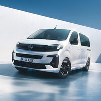 El Opel Zafira es uno de los pocos monovolúmenes eléctricos de ocho plazas que puedes comprar en España. Se ha renovado y este es su precio