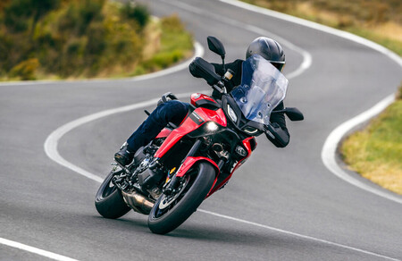 Yamaha Tracer 9 y Tracer 9 GT: la trail asfáltica costará 11.800 euros y su opción más rutera 14.300 euros