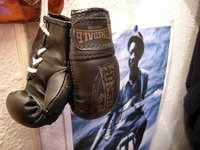 Pelea a puñetazo limpio entre Wayne Maxwell y Héctor Faubel