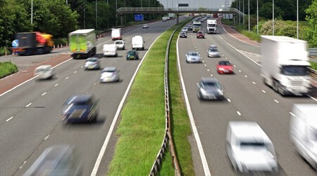 Coches en autopista Europa