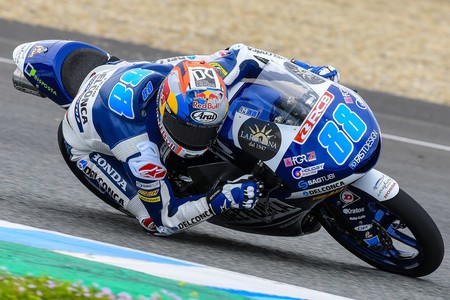 Jorge Martín lidera el primer día en Losail con récord absoluto de la pista en Moto3 incluido