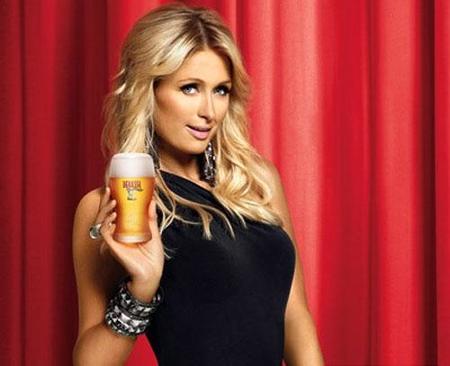 Paris Hilton es demasiado provocativa para Brasil (muy fuerte...)
