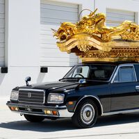Japón fabricó coches fúnebres de lujo extremo que hoy casi han desaparecido: algunos parecían templos de oro sobre ruedas 