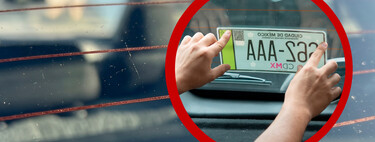 Colocar el engomado en la ventana trasera del carro es un error: no te pueden multar, pero provocarás un costoso daño 