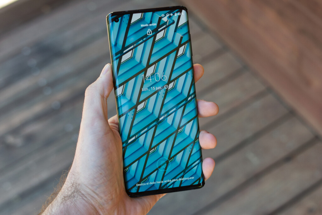 Esta app soluciona los toques fantasma de las pantallas curvas